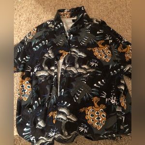 H&M size xl button down shirt